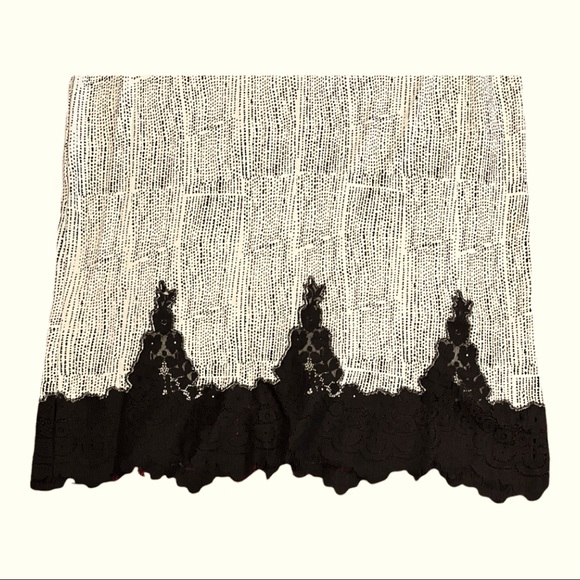 LINE SKIRT WITH LACE IN BLACK COLOUR - Picture 3 of 4